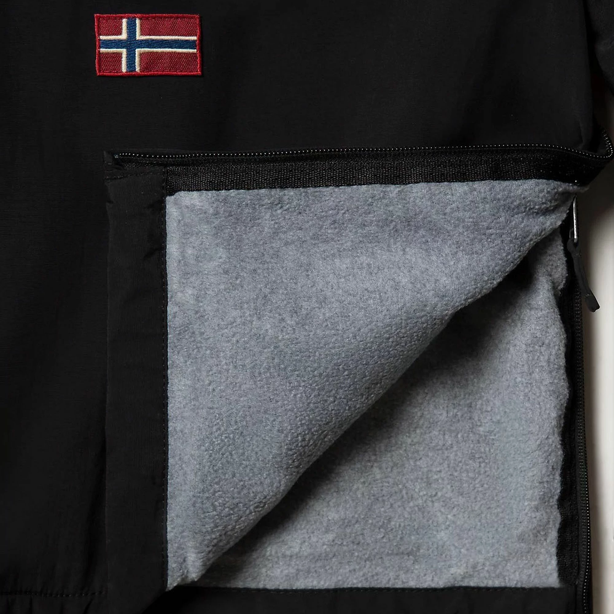 Napapijri Rainforest Winter Anorak Kinder Schwarz 11 Napapijri Rainforest Winter Anorak Kinder Schwarz – Bild 9