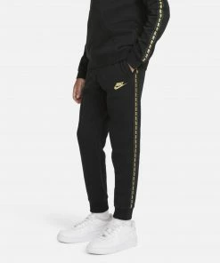 Nike Sportswear Repeat Fleece Jogginghose Kinder Schwarz - Gold -Didriksons-shop Nike Sportswear Repeat Fleece Joggingsbroek Junior 6 2201191139 1